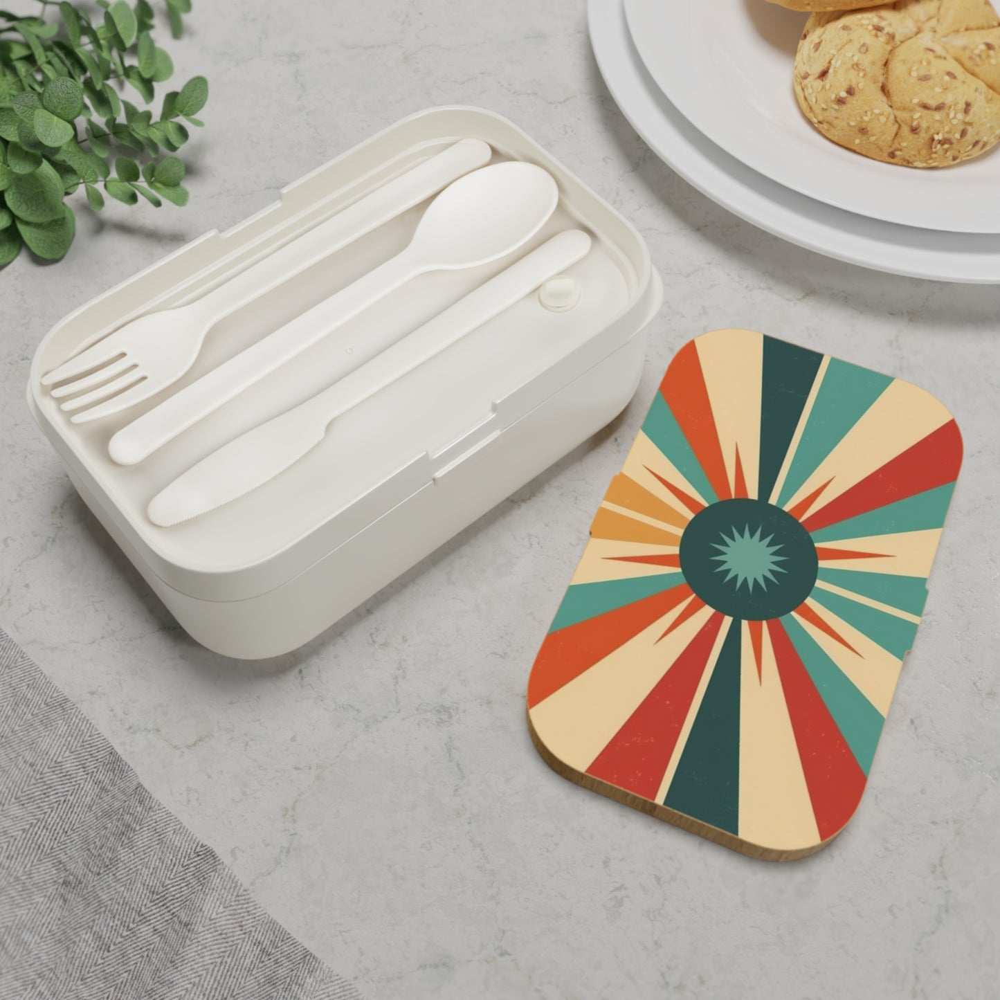 Vintage Fashion Inspiration: Starburst Bento Box with 1950s and 1960s Flair