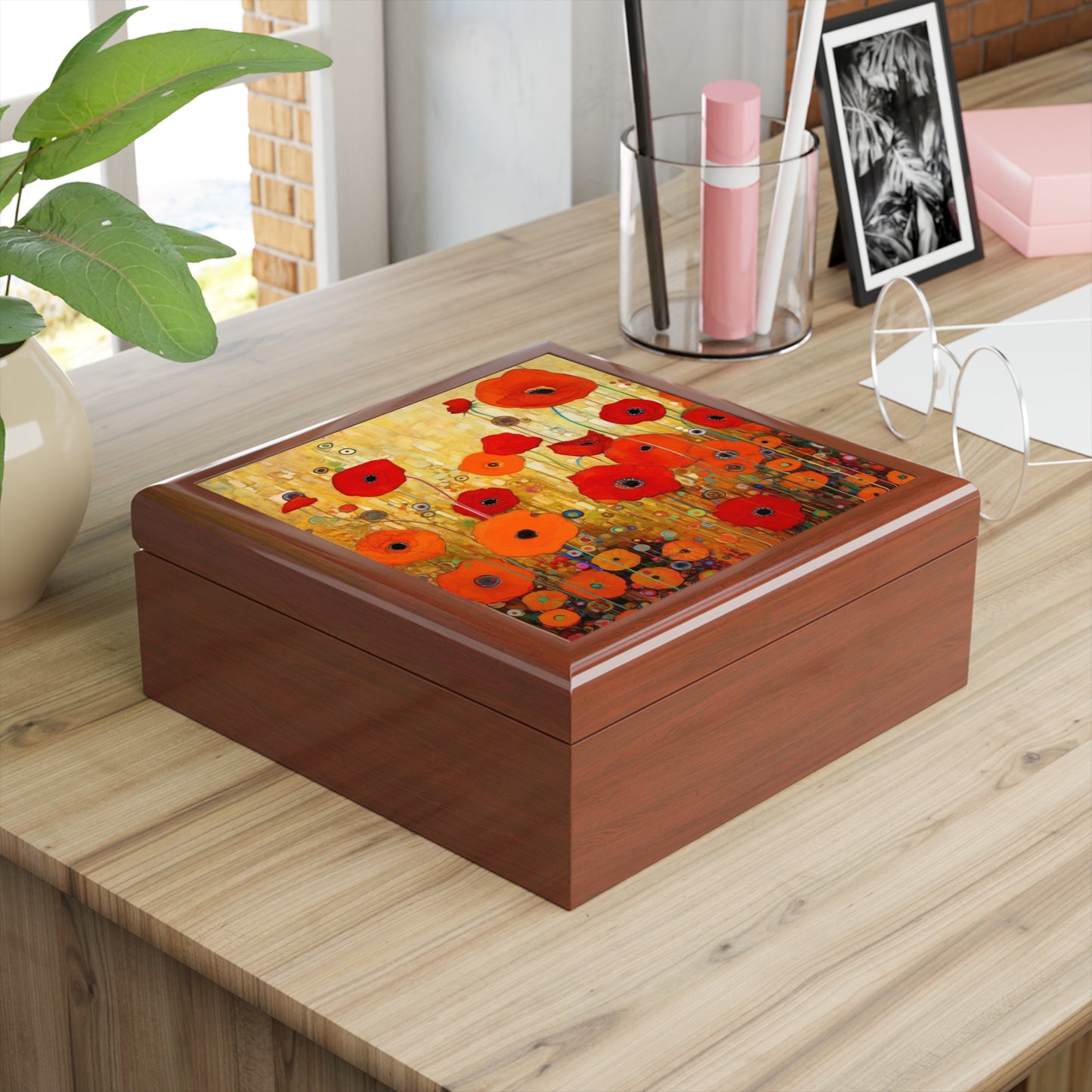 Timeless Beauty: 19th Century Fashion Meets Gustav Klimt's Poppies in a Jewelry Box