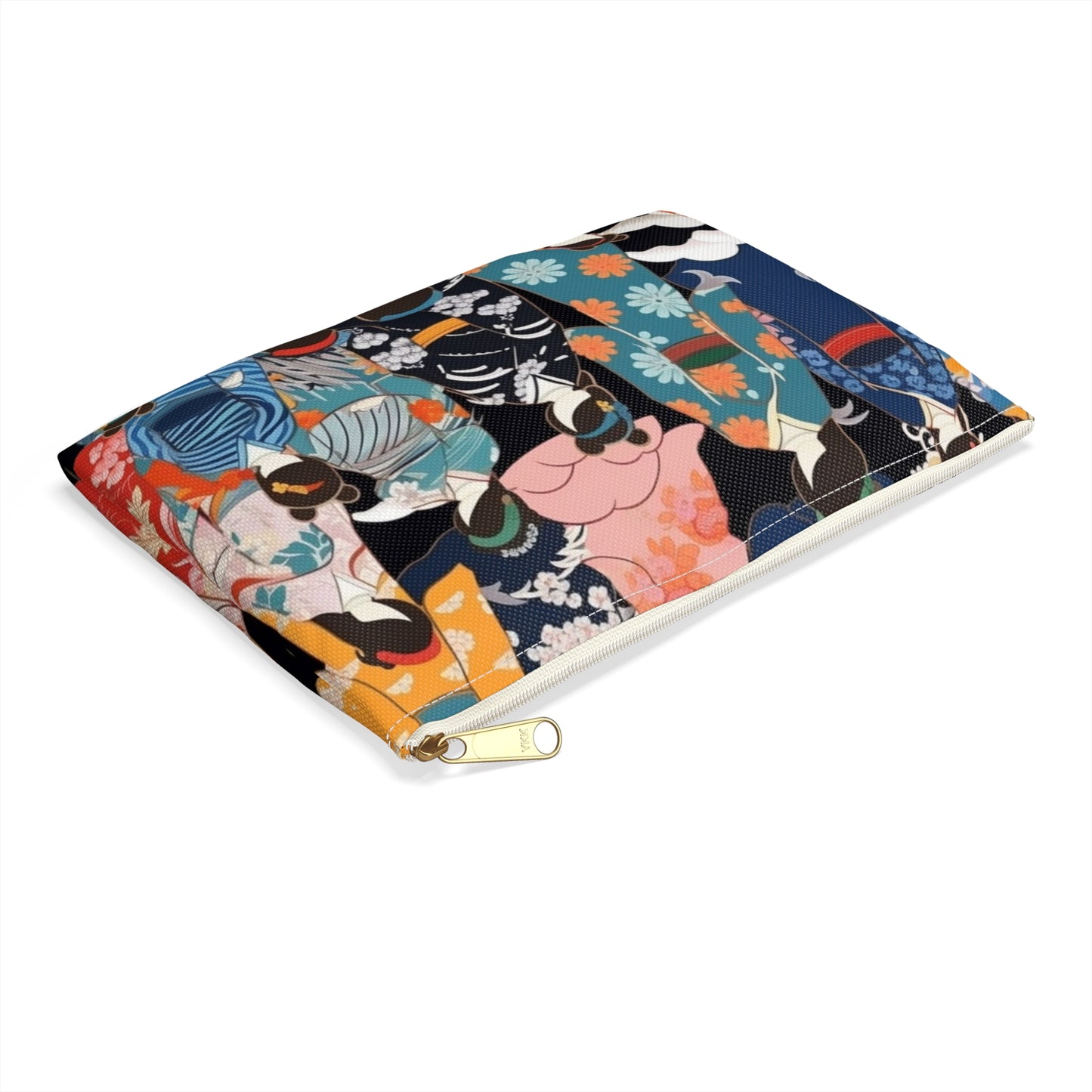 Kimono Dreams Accessory Pouch: Experience Japanese Elegance