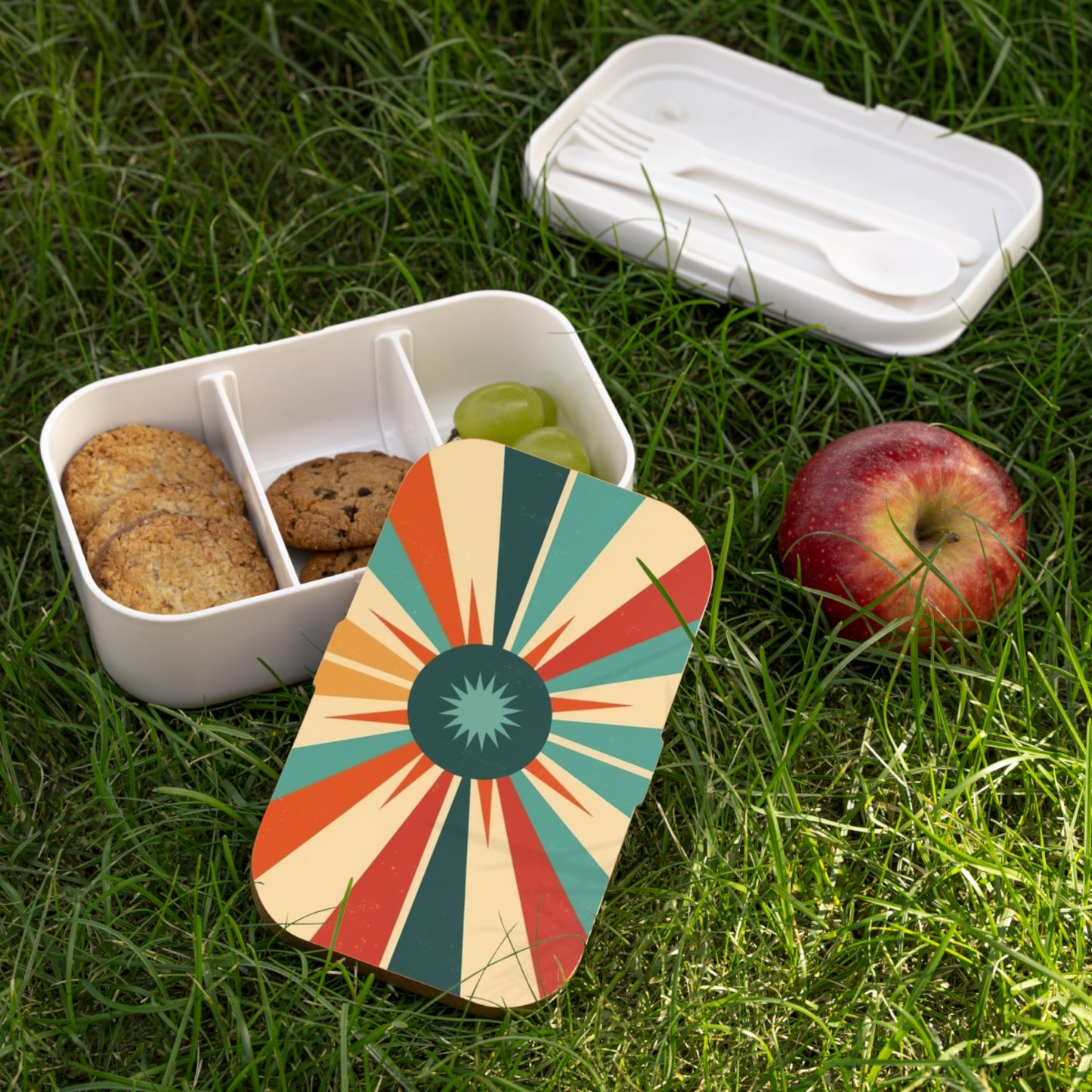 Vintage Fashion Inspiration: Starburst Bento Box with 1950s and 1960s Flair